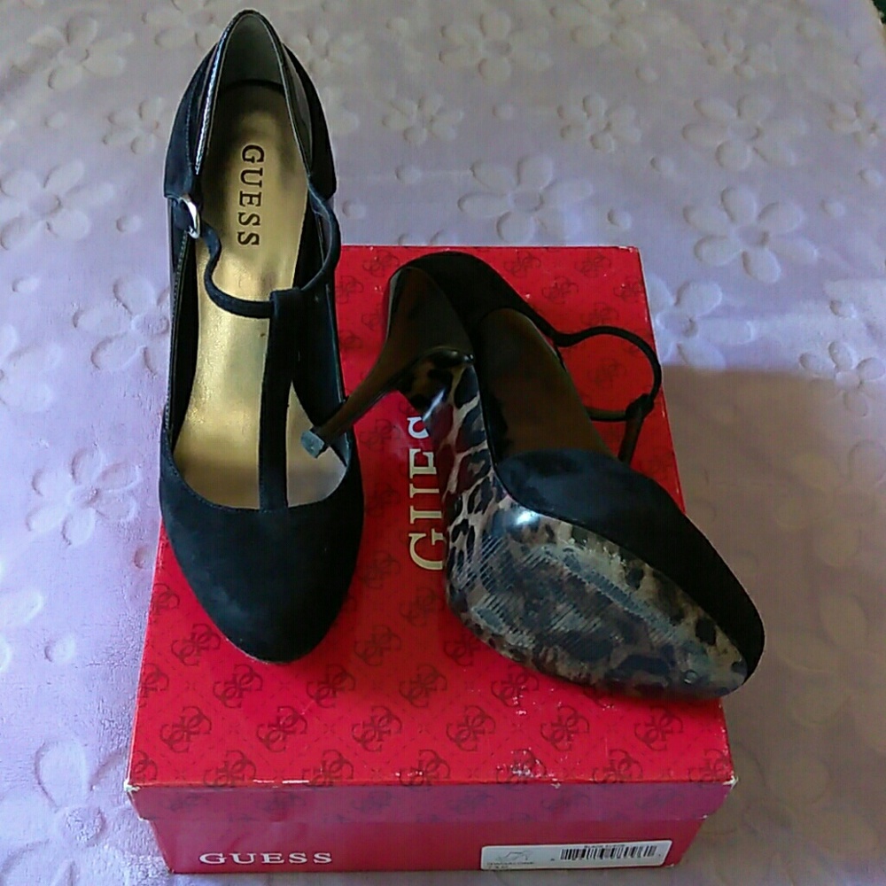 BLACK SUEDE SHOES GUESS. - Picture 3 of 7